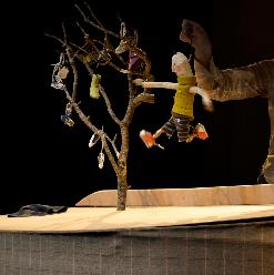 "L'Arbre de les sabates" Pea green boat