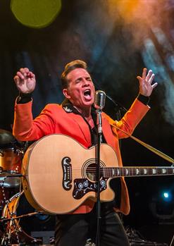 TRIBUT A ELVIS PRESLEY